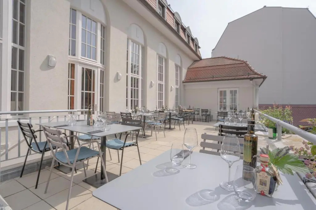 Nineofive Hotel