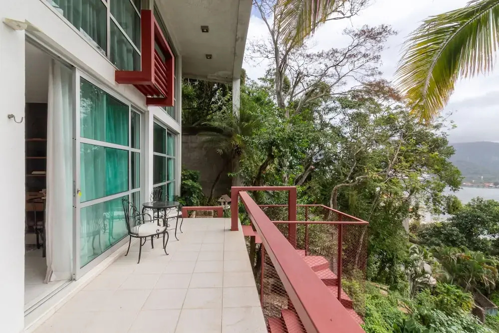 House Overlooking Rodrigo de Freitas Lagoon VR2