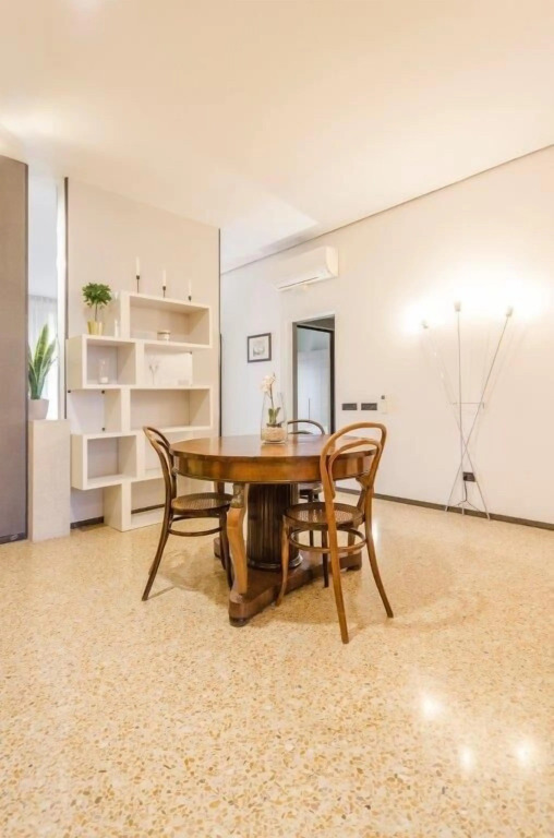 Chic House