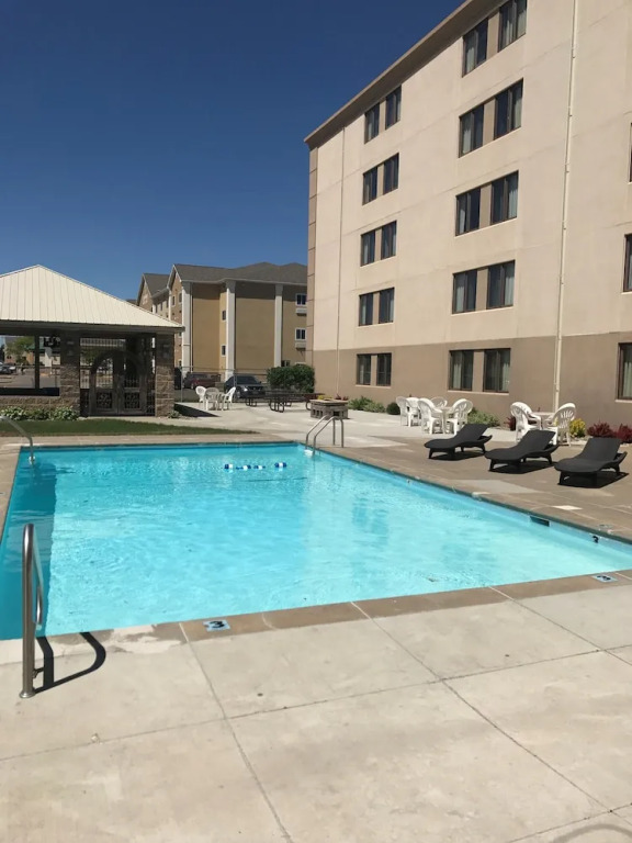 Expressway Inn