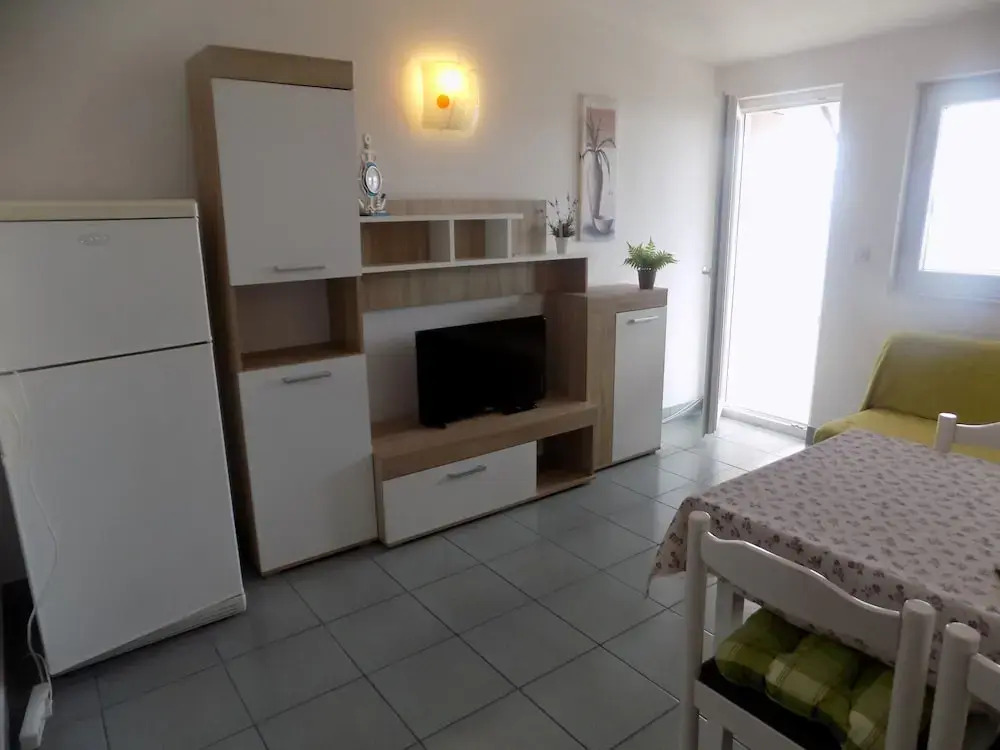 Trogir Sunny Apartments With Sea View
