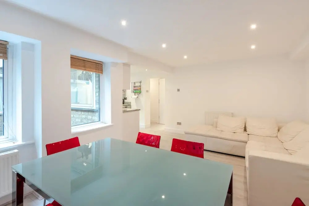 Gorgeous, Central 2 Bed for Up To 4, Bayswater