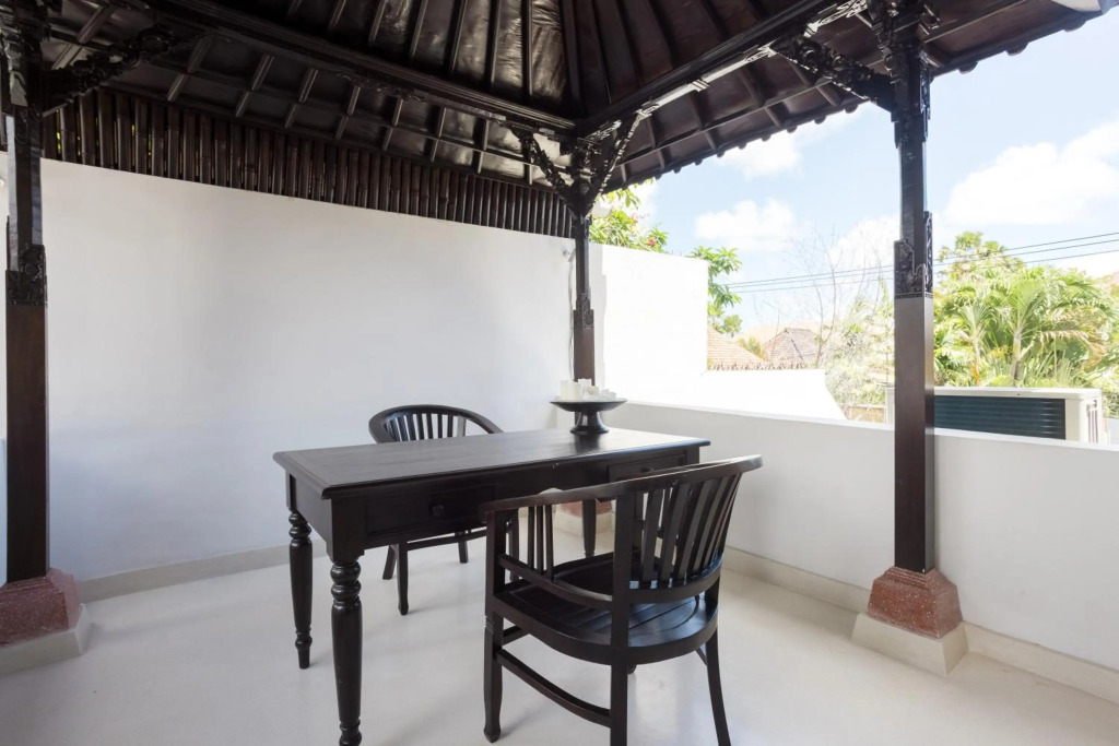 VILLA MANIS