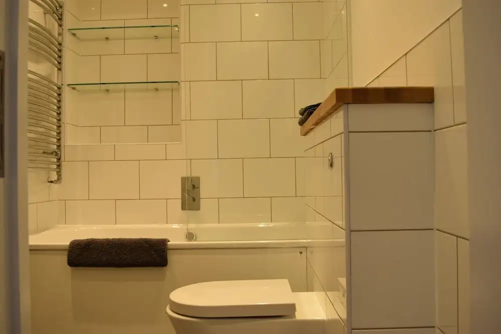 Spacious 2 Bedroom Apartment in South London