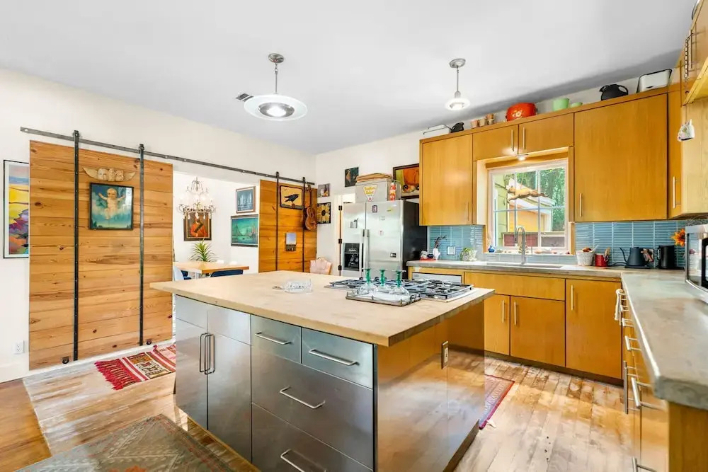 Eclectic 3 Bedroom Block From South Congress!