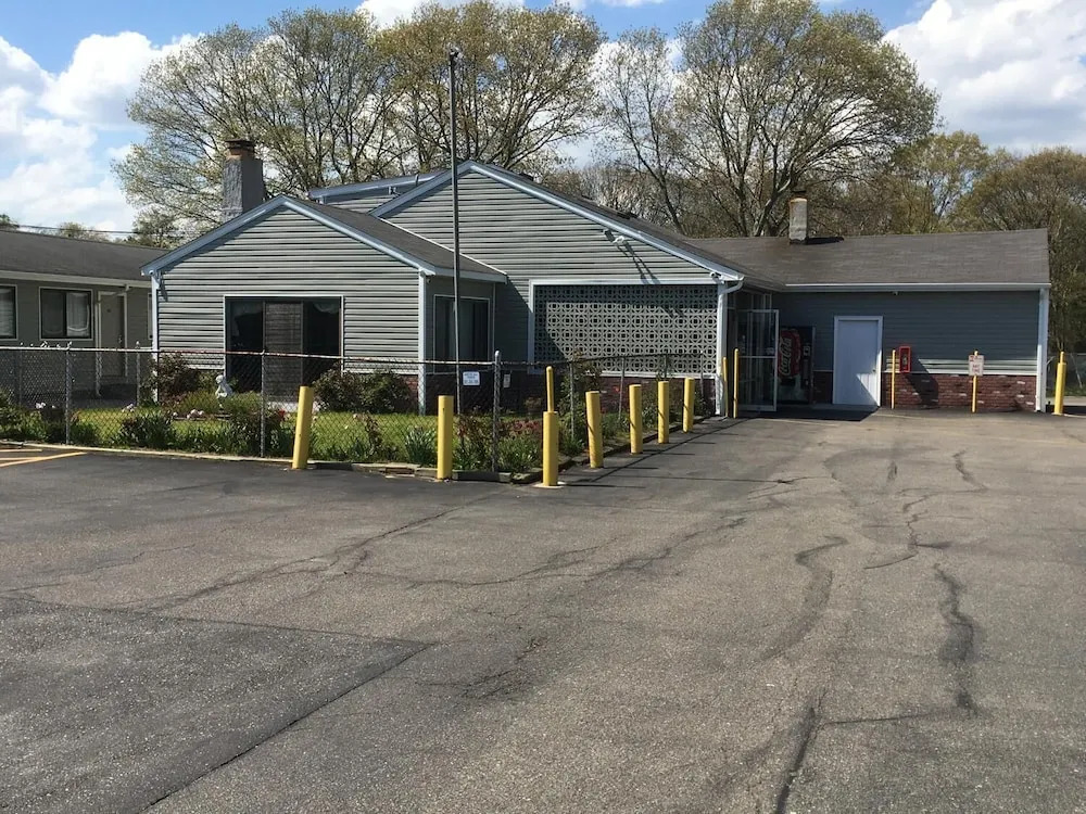 Shirley Motel