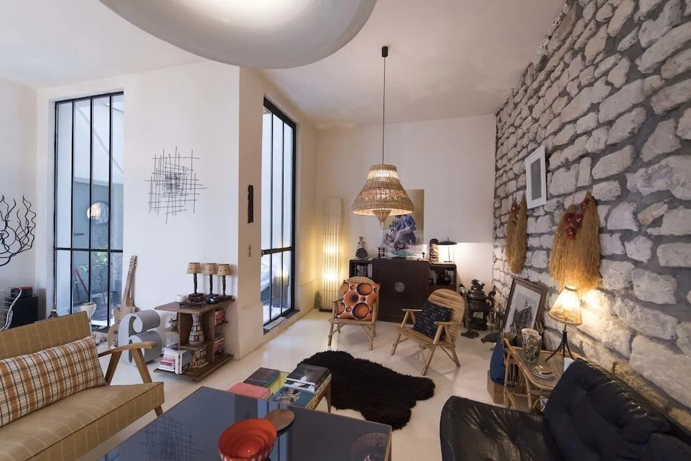 Loft Style Apartment With A Workshop Studio