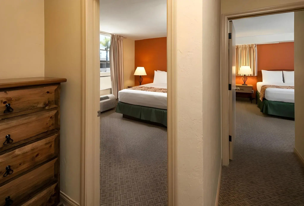 Sandpiper Lodge - Santa Barbara