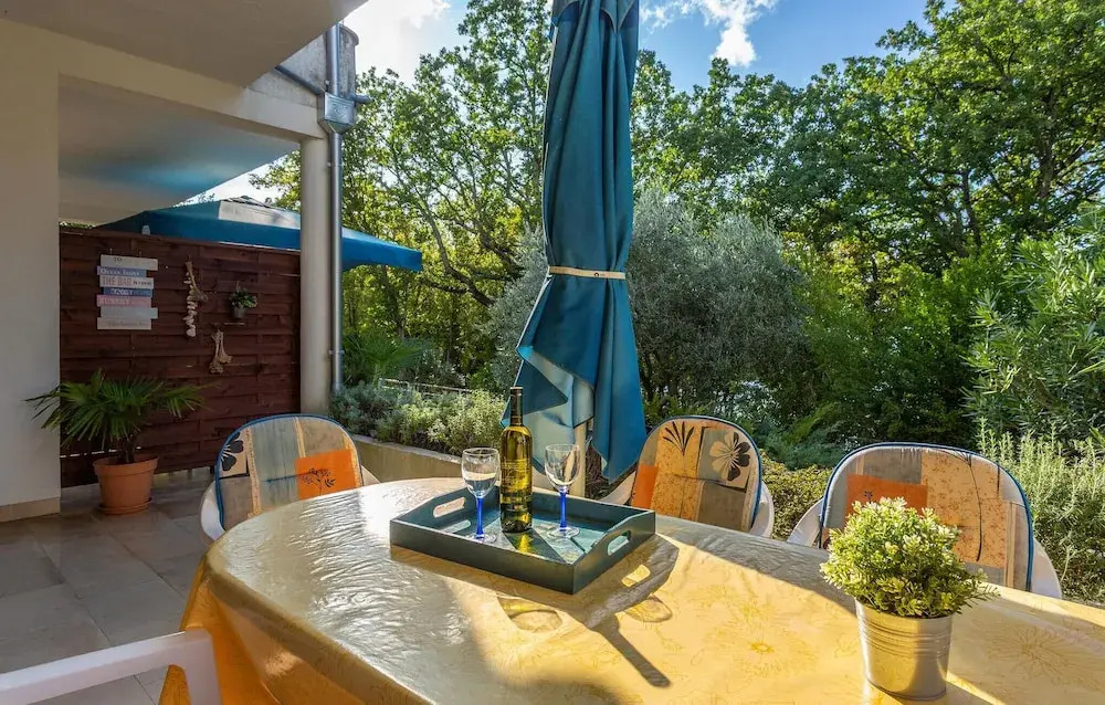 Awesome Home in Njivice With Wifi and 2 Bedrooms