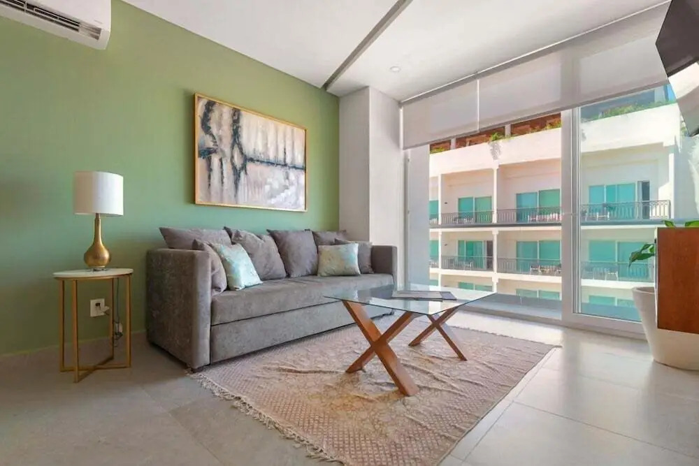 New 1 Br Unit 2 Min From Beach - Pool - King Bed