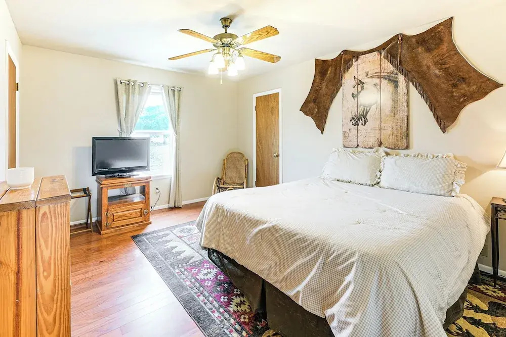 Quiet Pagosa Springs Cabin: Lake & Mountain Views!