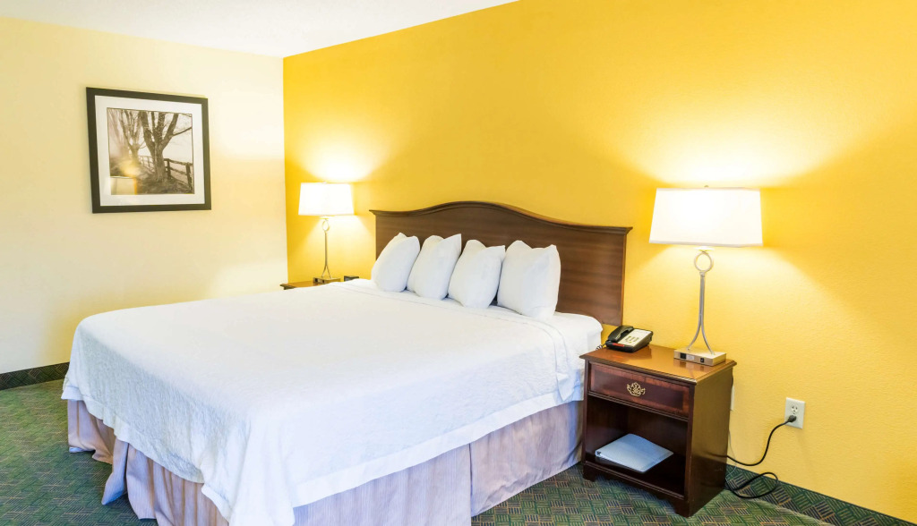 Hampton Inn New Philadelphia