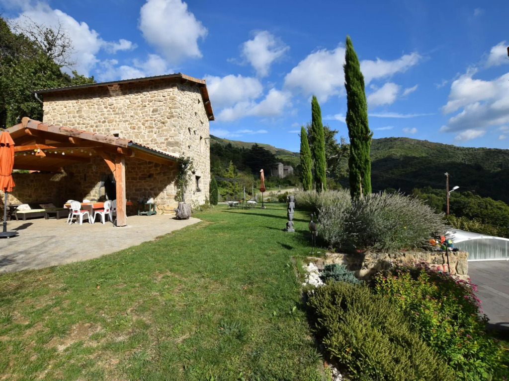 Stunning, Detached Holiday Home With Heatable Pool