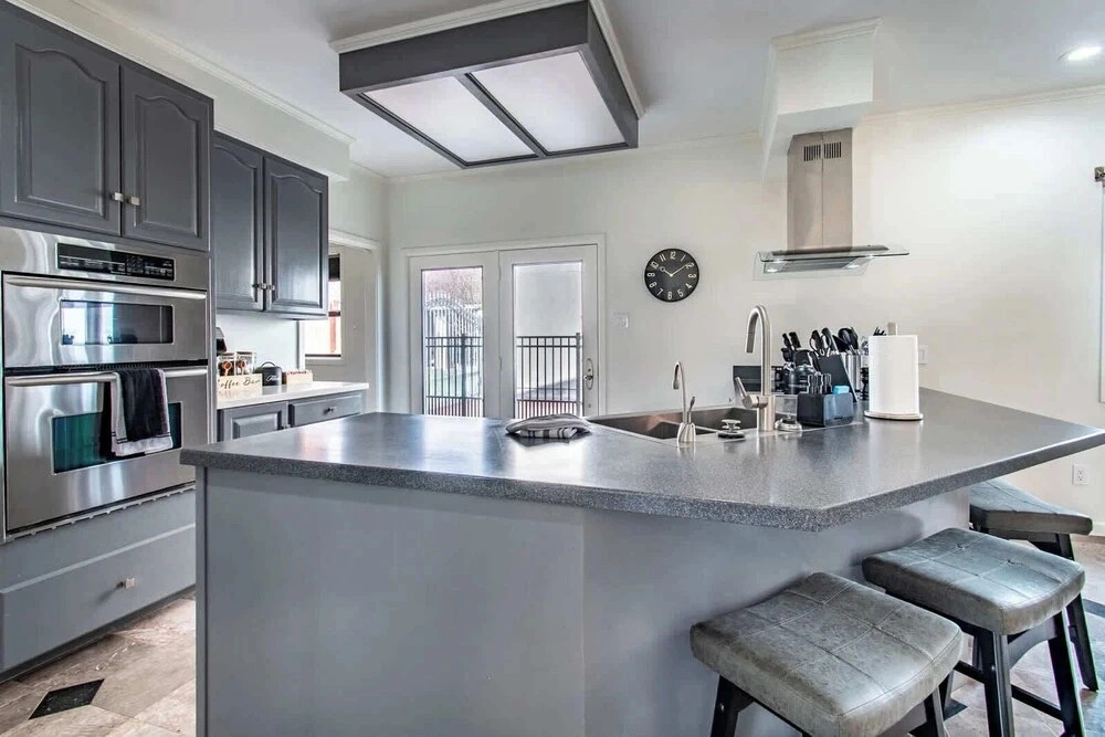 Coastal Paradise Beachfront House - Sleeps 26