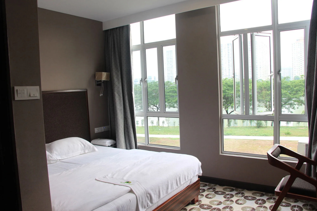 Fan Holiday Hotel
