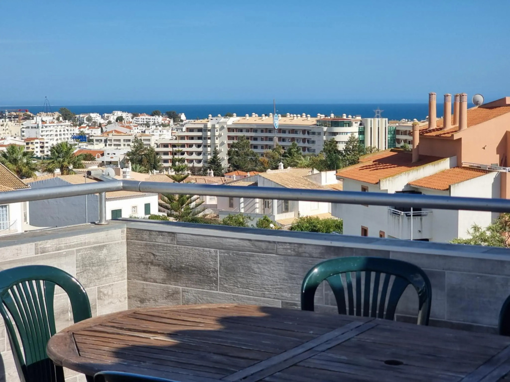 Sea view Penthouse 10 min walking Albufeira old town and Beach Pescadores