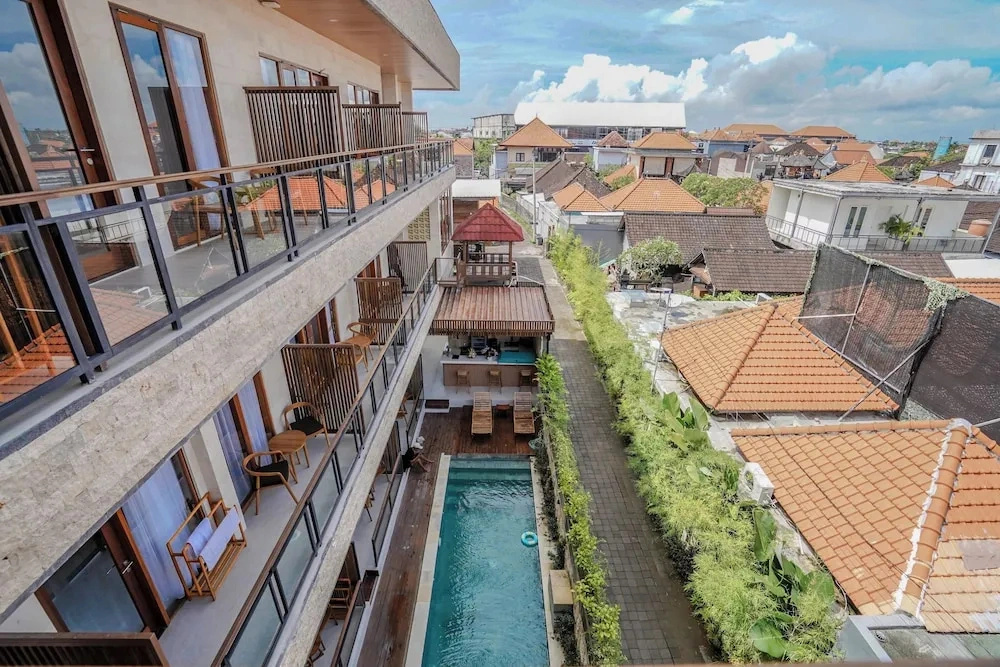Okas Guesthouse 2 Canggu x Batu Bolong