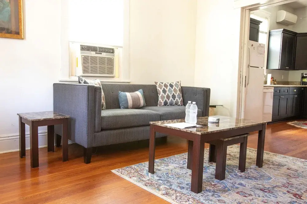 Cozy 2 BR at Constance Street