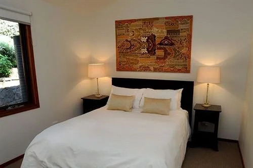 Hilltop Lodge Bed And Breakfast