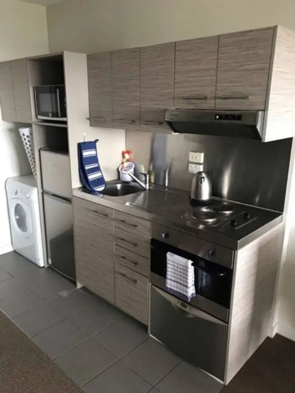 Modern 1 Bedroom Apartment in Eden Terrace