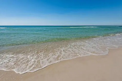 1125 Emerald Beach Resort