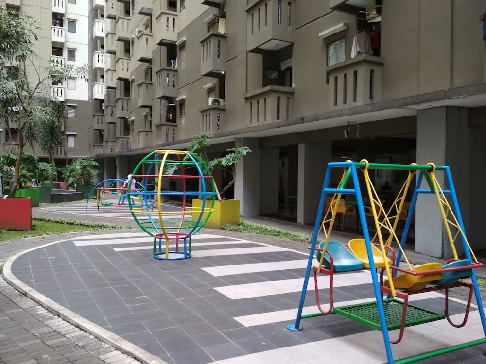 Spacious 3Br At Gateway Ahmad Yani Cicadas Apartment
