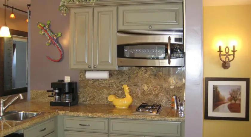 A Pied-A-Terre in Belmont Shore