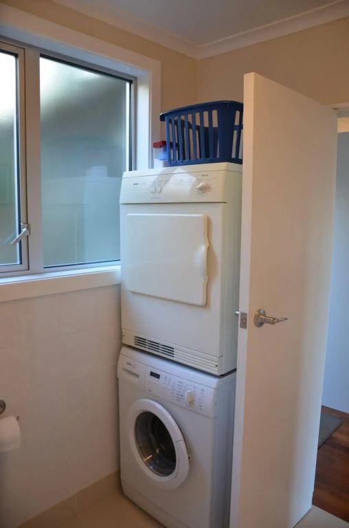 Roslyn Apartments