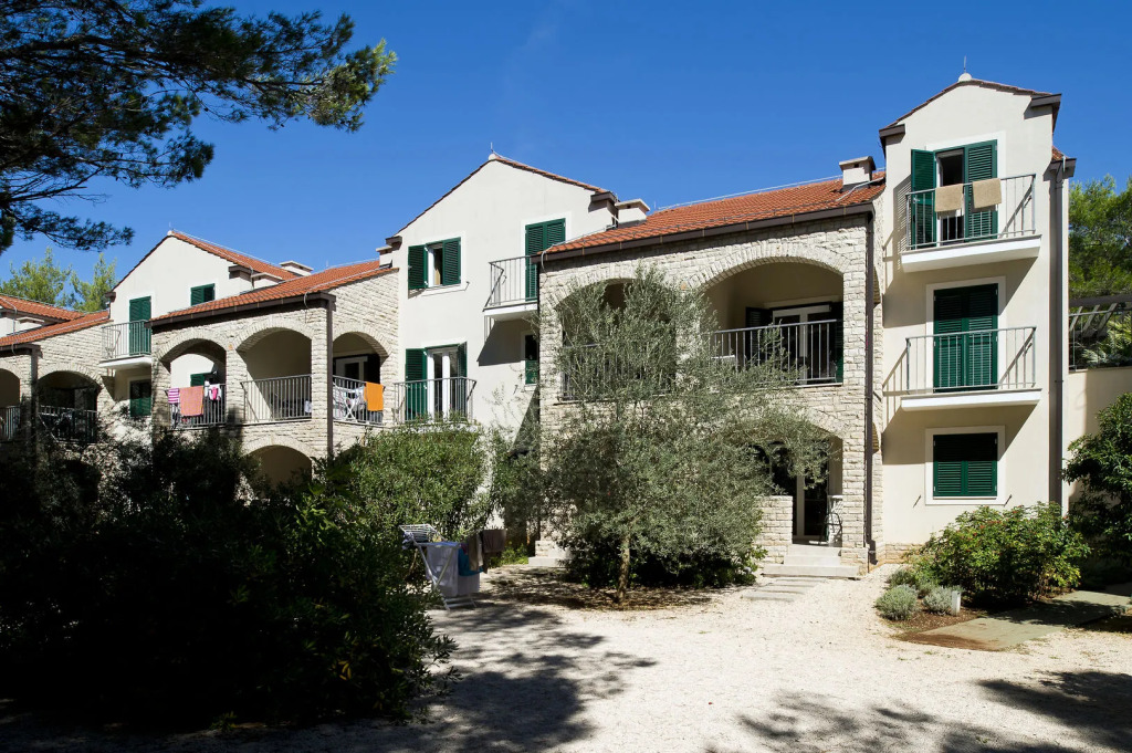 Zaton Holiday Resort Camping Homes