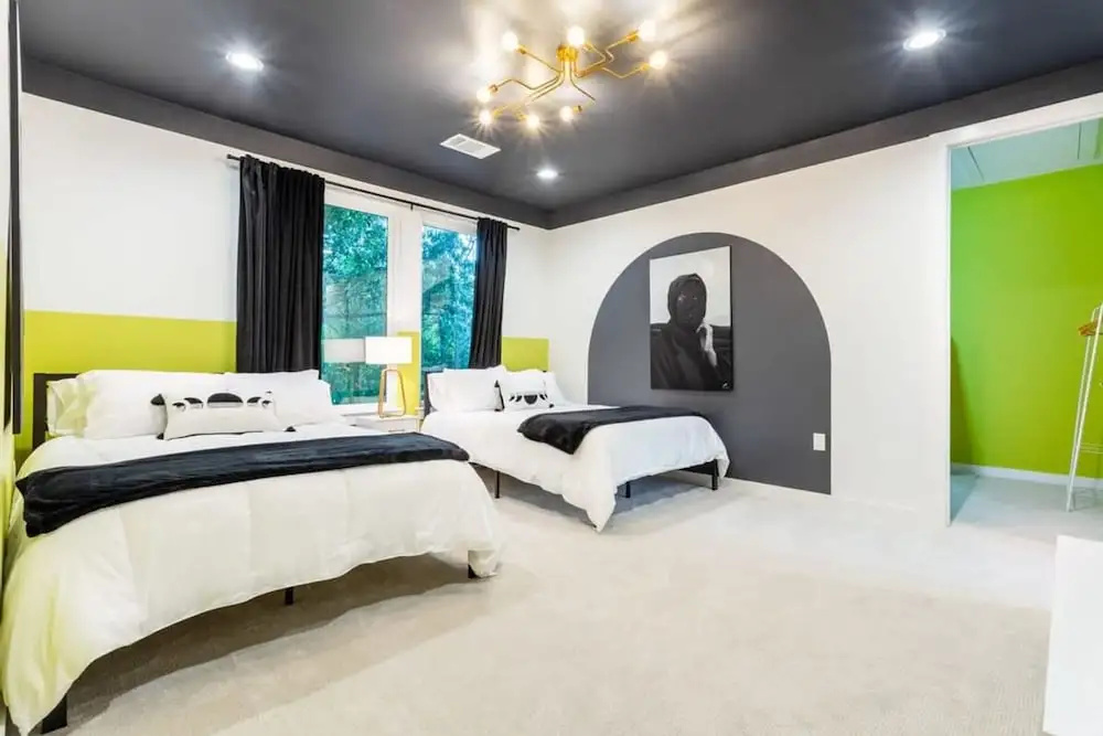 Hot Tub Time Machine Clubhouse Dt 6 Min Drive