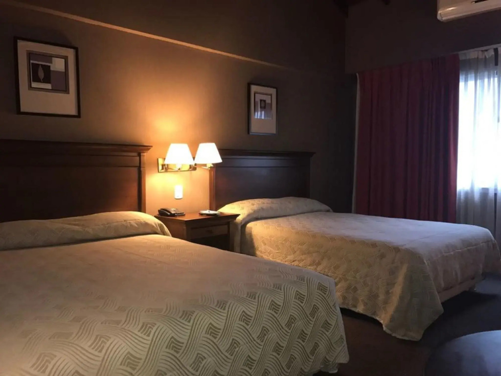 Howard Johnson Pilar Resort Spa & Convention Center