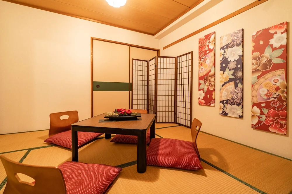 IKIDANE HOUSE Namba Minami