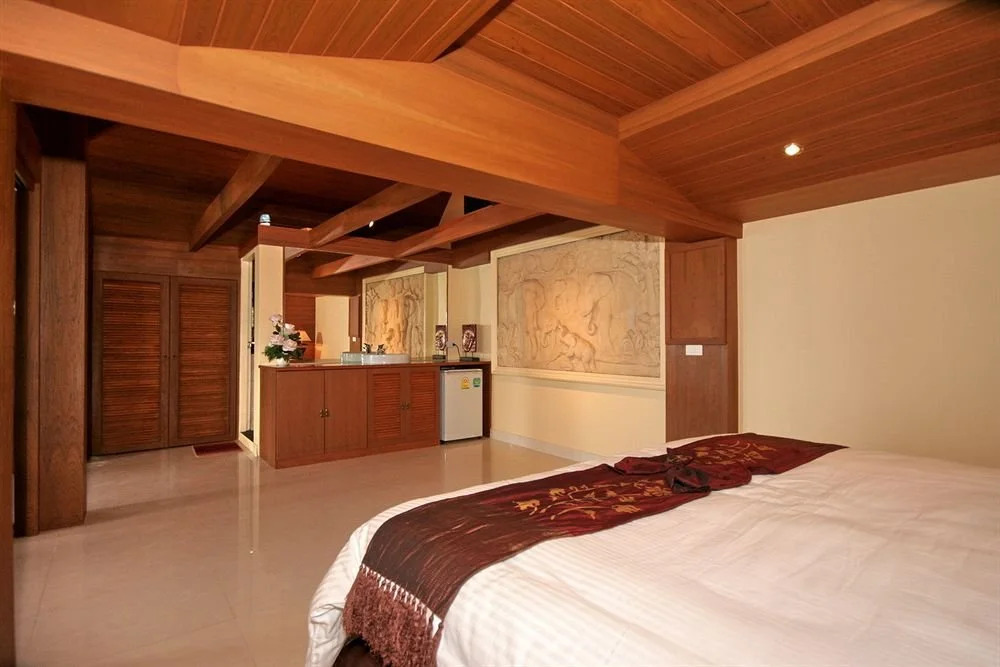Longtail Suites