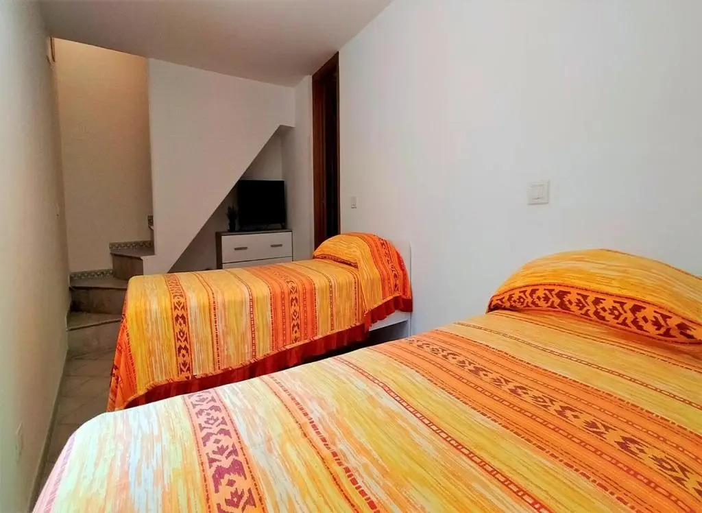 CASA Via Salita Monte, 98 - Cozy Private House with Two Bathrooms-Trekking Lovers - Town View