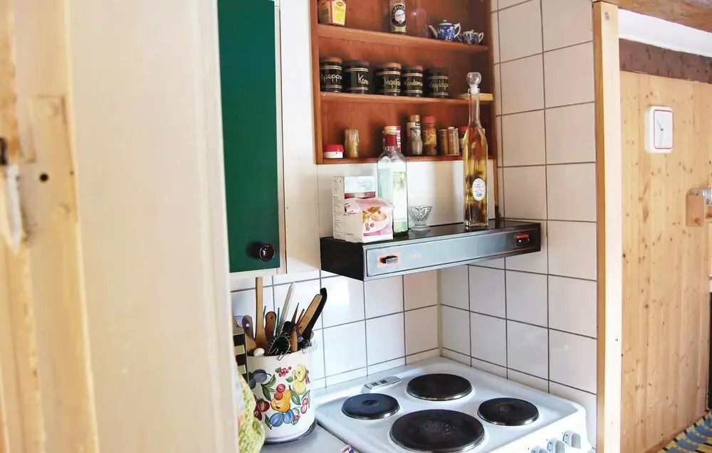 Stunning Home in Linneryd With 2 Bedrooms and Wifi