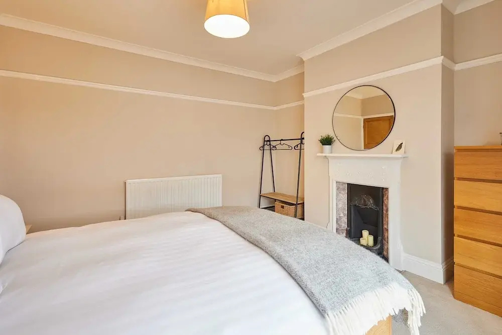 Host Stay Bristol Avenue