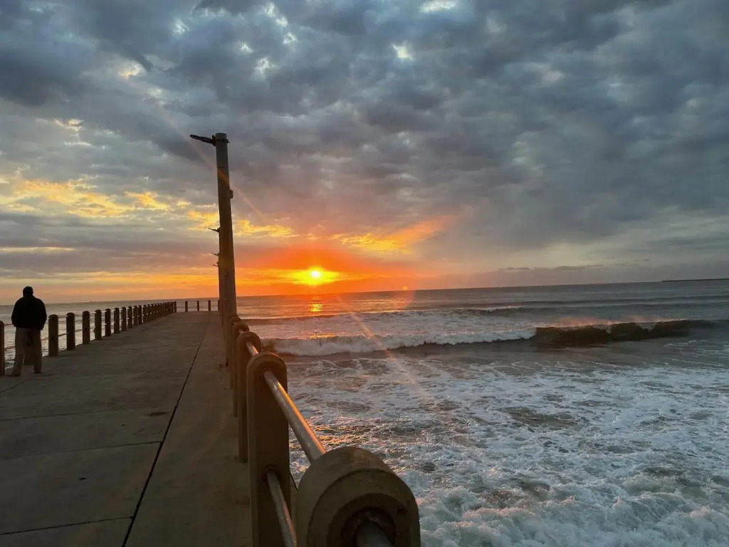 Durban Beach Front SPECTACULAR OCEAN VIEWS - 3 BED