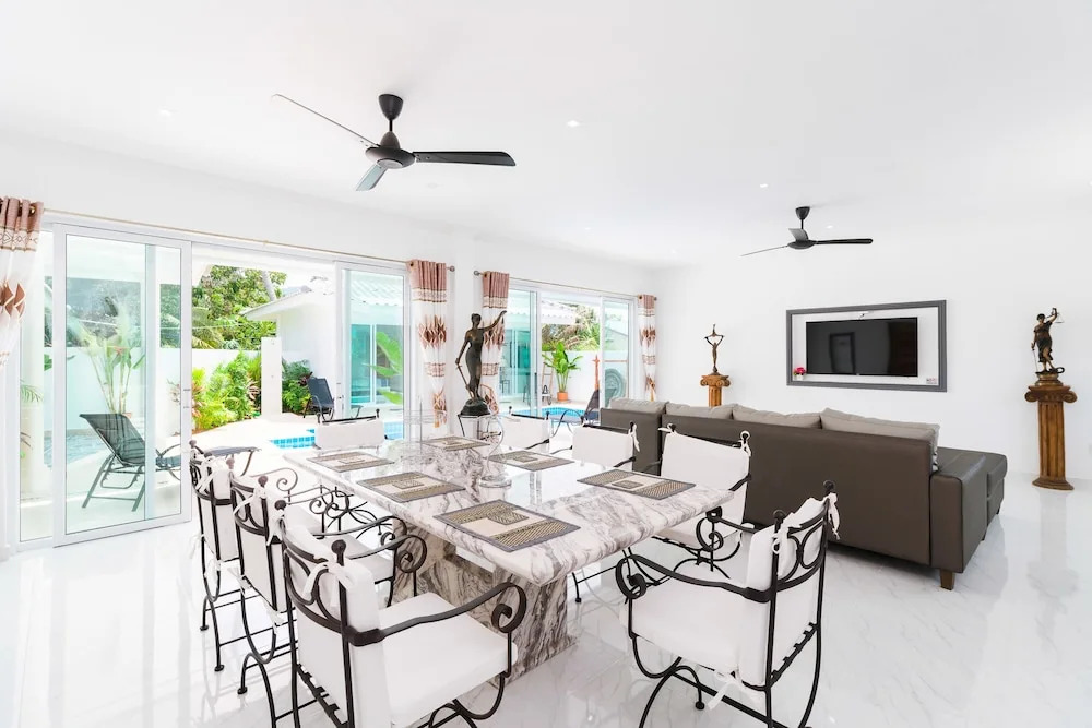 Wirason 2-Bedroom Pool Villa