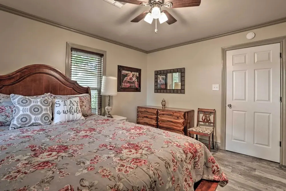 Lake Charles Home: 1 Mi to Public Boat Launch