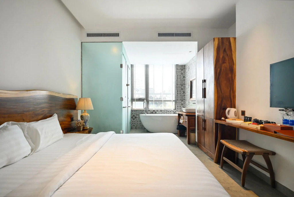 Sky Gem Central Hotel