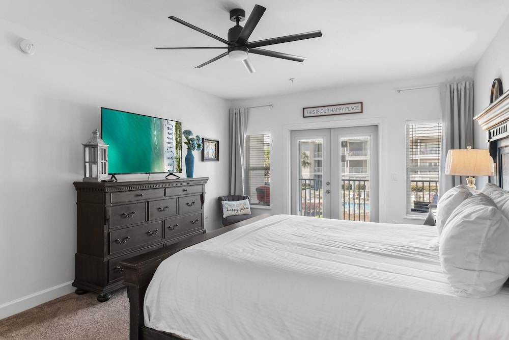 Pavilion Palms 103b