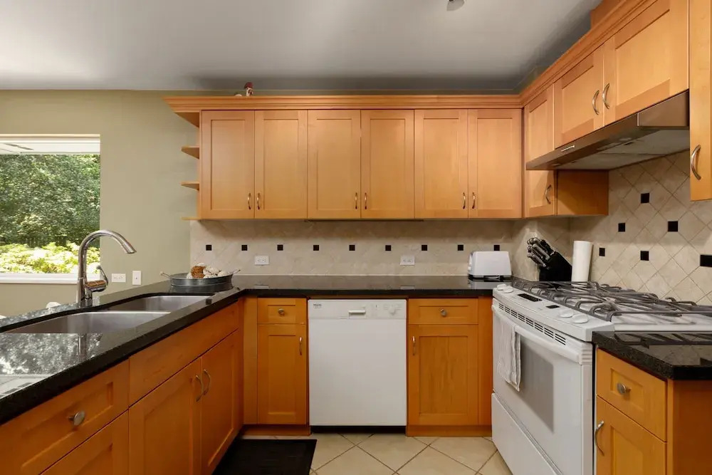 981 Bayview Dr