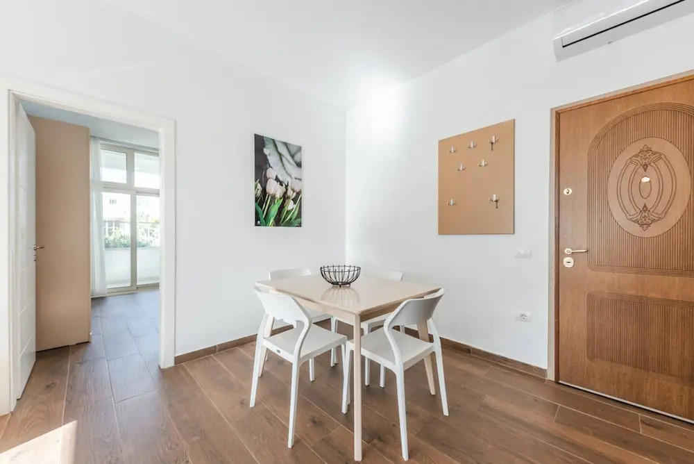 Spacious Apartment by the Beach - Tulipani