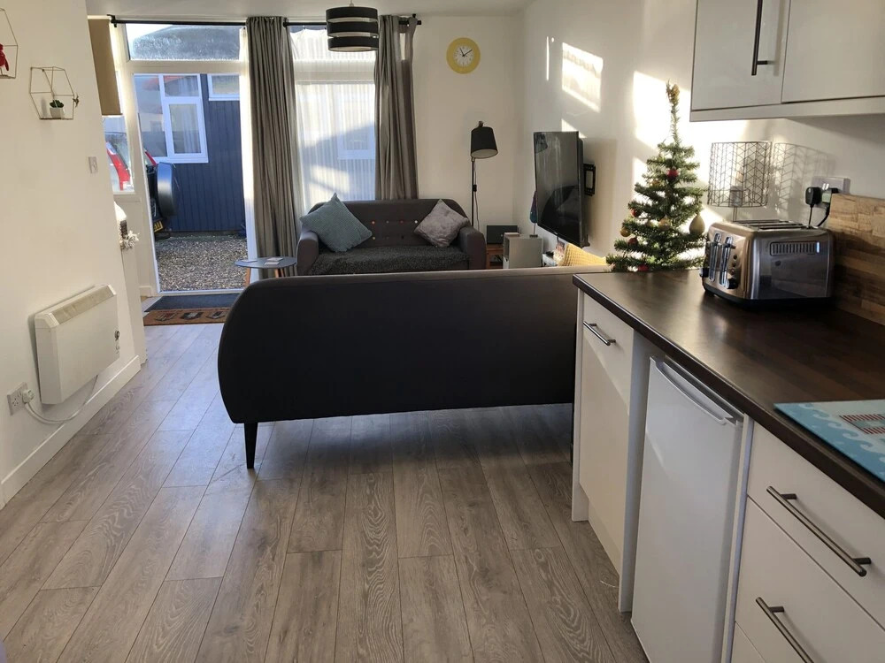 Pebbles 144 South Shore 2 bed chalet 2 dog friendly, sleeps 4