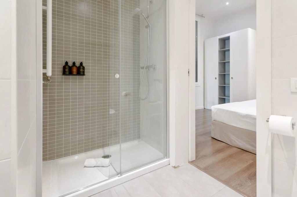 Condal in Barcelona with 3 bedrooms and 2 bathrooms