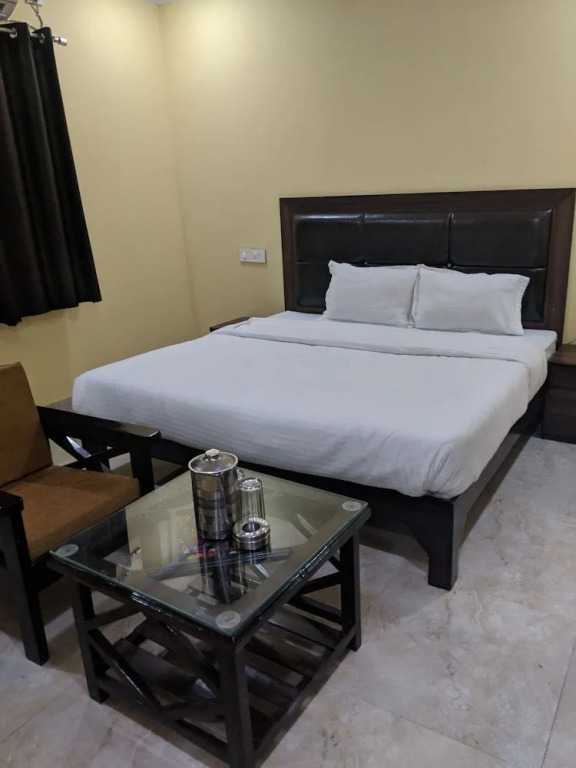 Yog Stay Hotel Laxman Grand