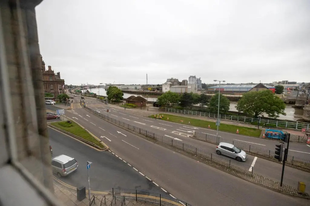 Entire Two Double Bedrooms Flat with River Yare View H6