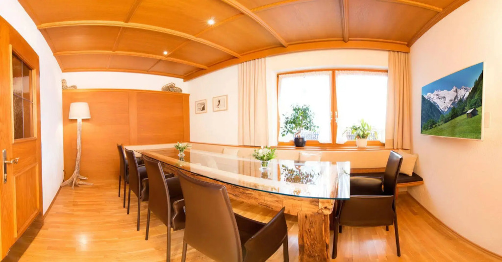 Hotel Christoph Tiroler B&B