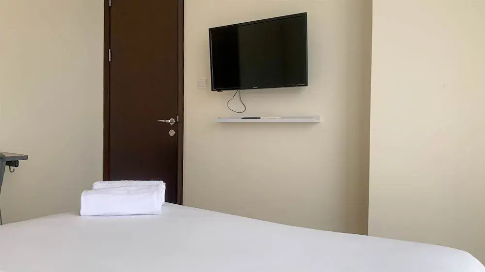Elegant 2Br With Private Lift At Menteng Park Apartment