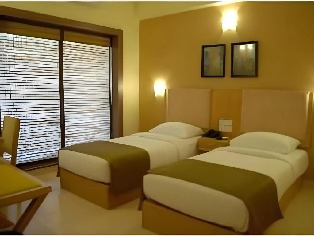 Sandalwood Hotel & Suites